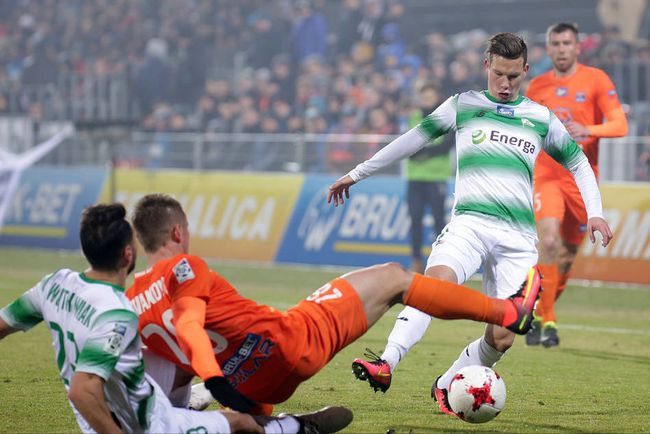 在竞争激烈 在竞争激烈