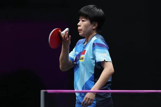 凳席上的重 凳席上的重